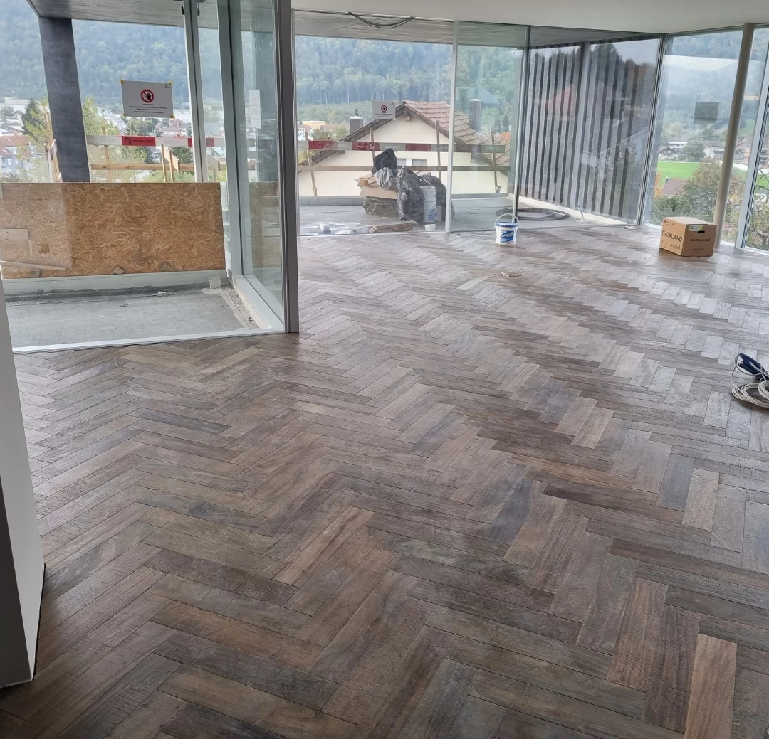 Parkett Raum 7